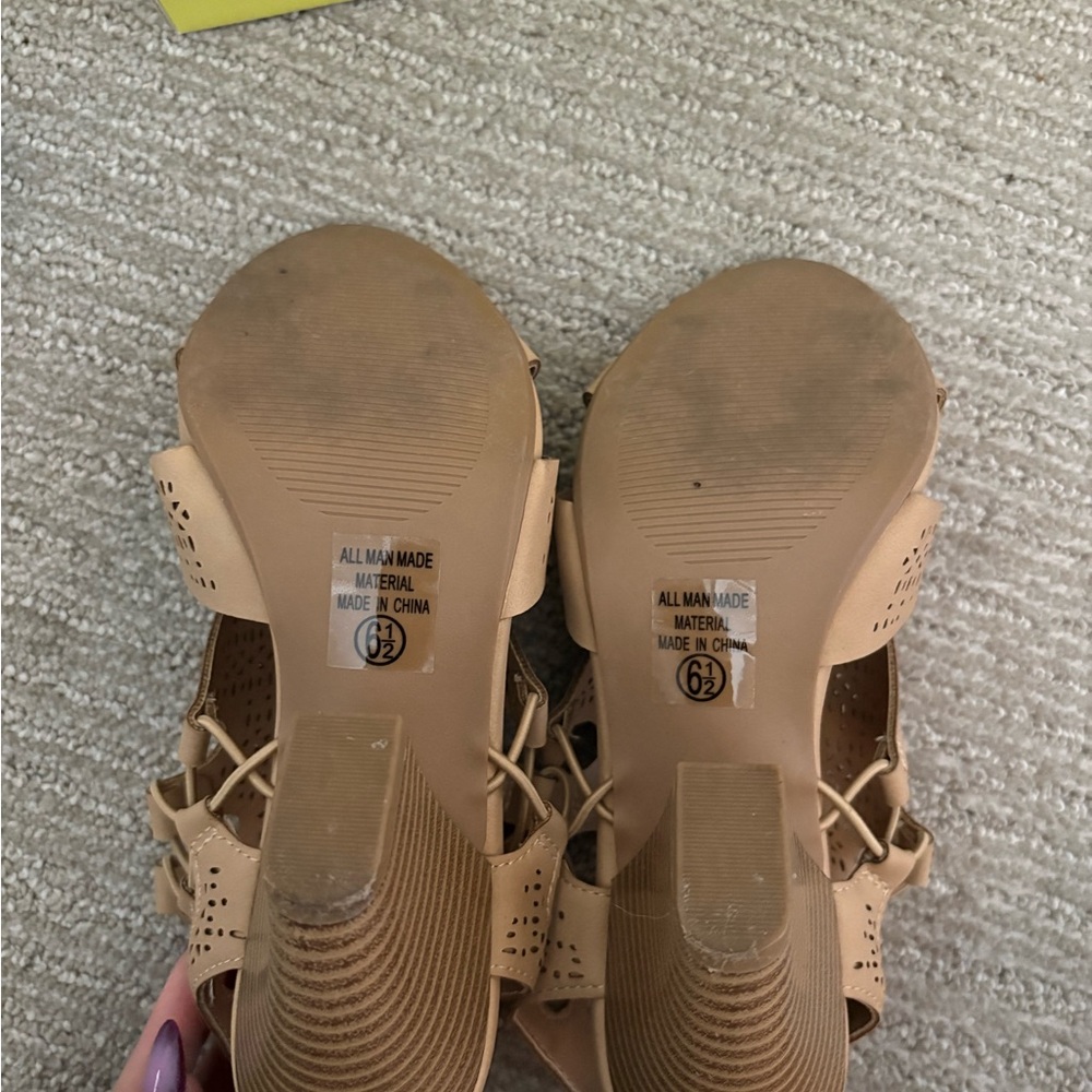 Cityclassified Beige Cutout Heeled Sandals - Picture 4 of 4